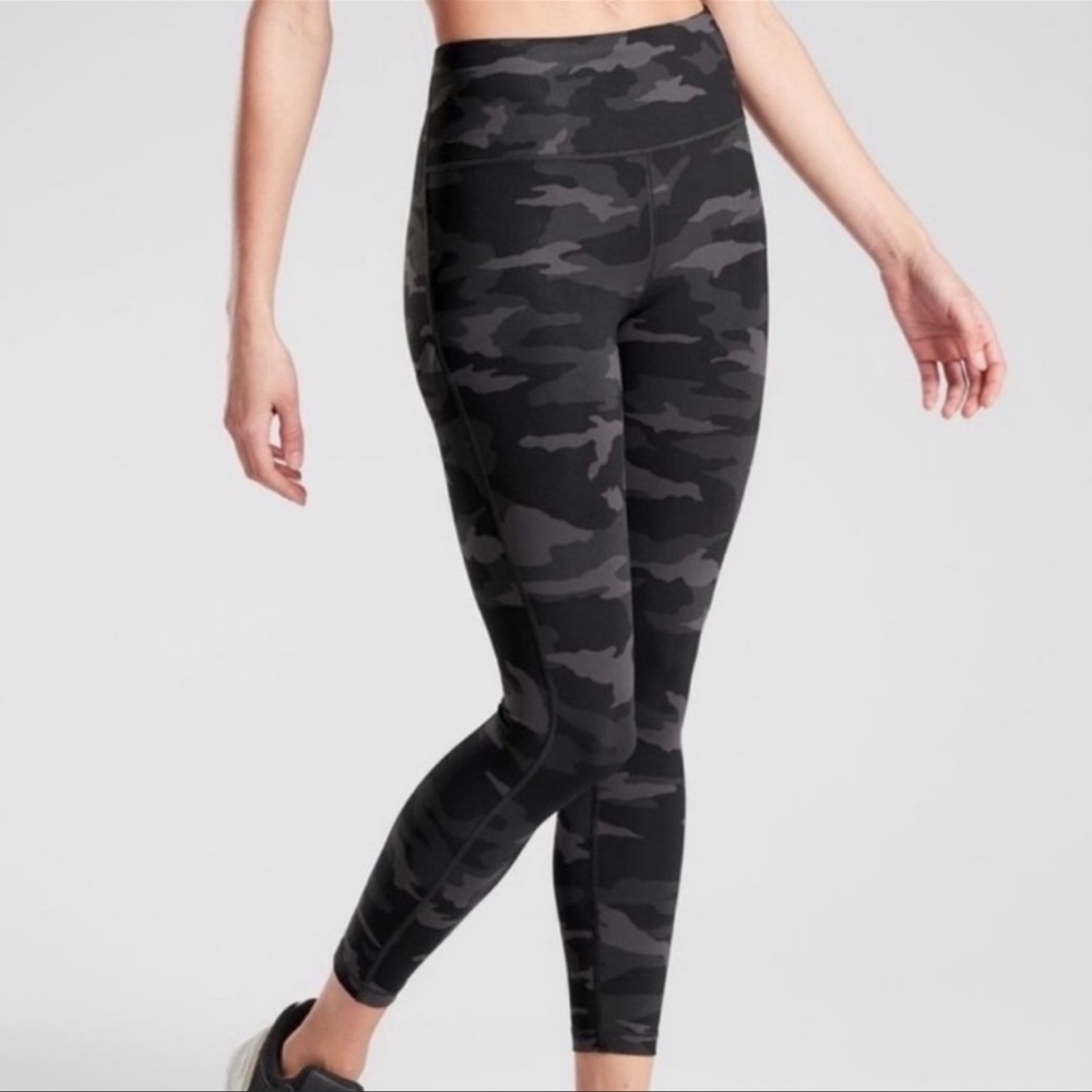 Athleta Ultimate Camo 7/8 Tight MT